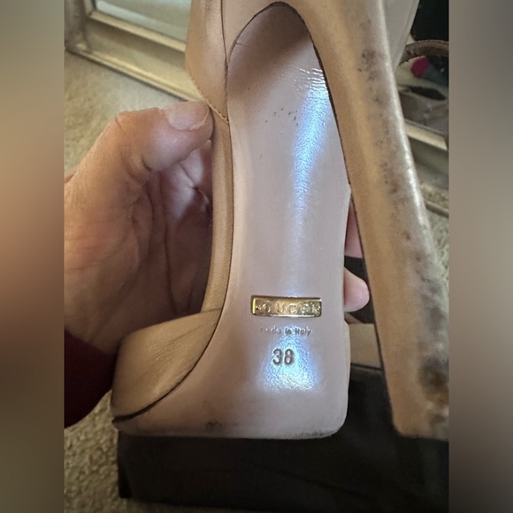 Gucci heels with grommets. One of my faves! - Picture 5 of 7